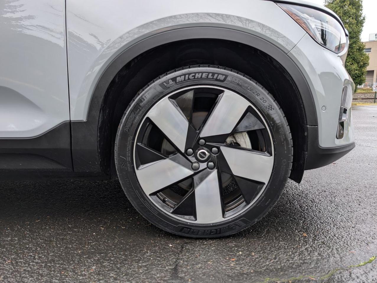 2024 Volvo XC40 Recharge Dual Motor AWD ULTIMATE | 402hp, HK Premium Audio, Pilot Assist, 360° Cam, 4 Heated Seats & Wheel Portland OR