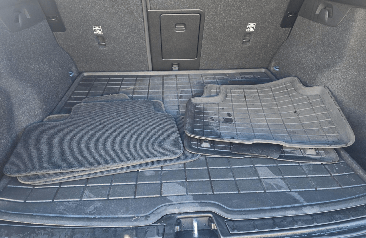 2024 Volvo XC40 Recharge Extended Range CORE | 293mi Driving, High Performance Audio, Google Built In, 4 Heated Seats & Wheel Portland OR