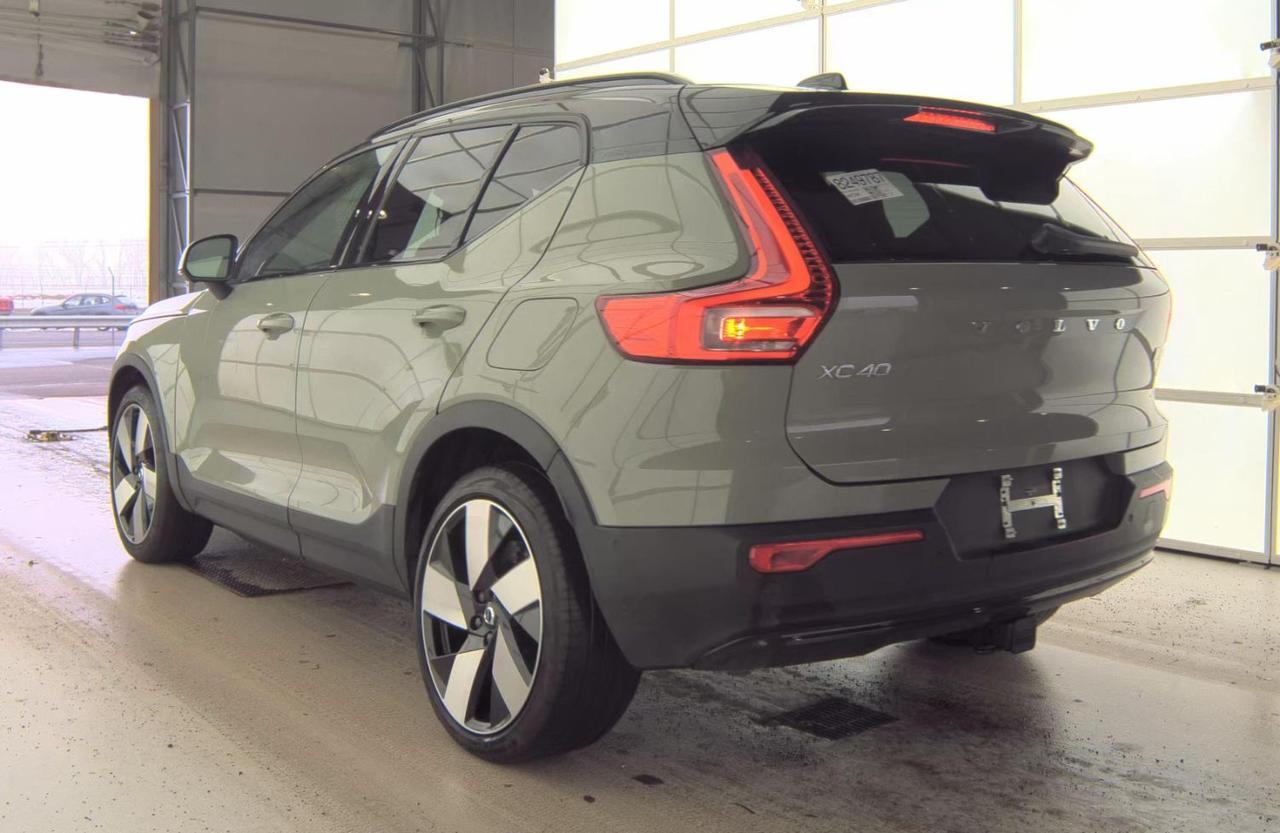 2024 Volvo XC40 Recharge Extended Range PLUS | 293 mi Range, Climate Package, 20" Wheels * Portland OR