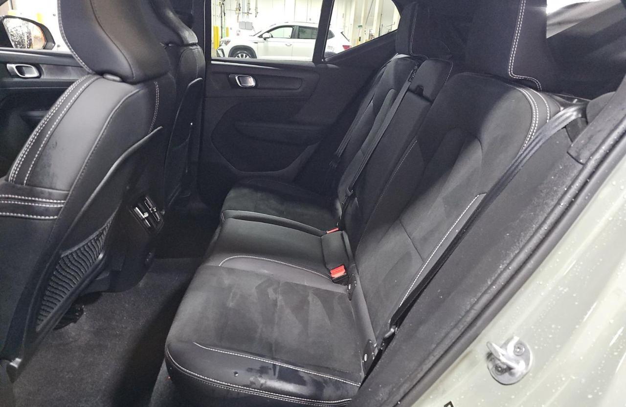 2024 Volvo XC40 Recharge Extended Range PLUS | 293 mi Range, Climate Package, 20" Wheels * Portland OR