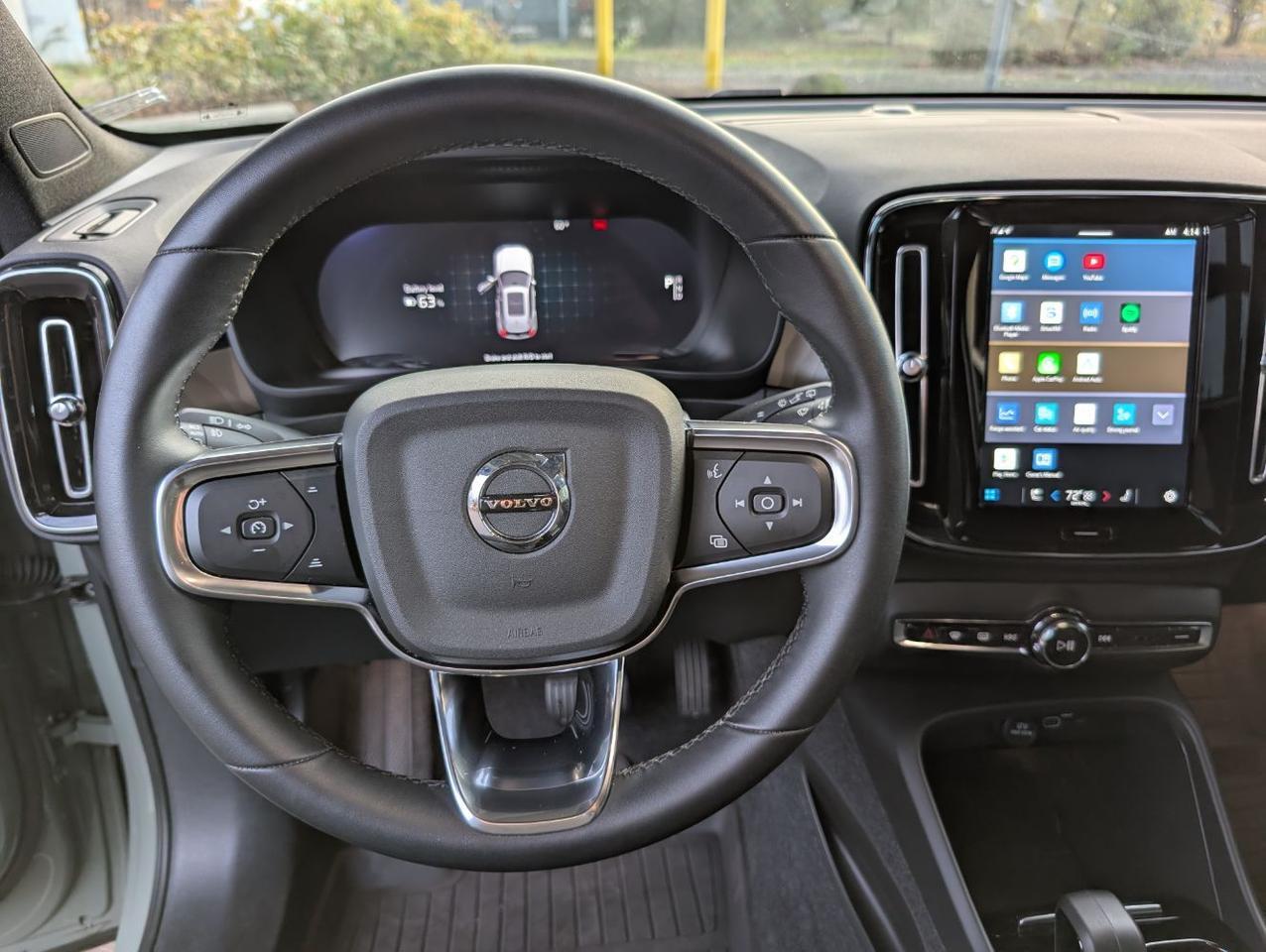 2024 Volvo XC40 Recharge P8 Extended Range PLUS w/High Performance Sound, 360 Cam, Pano Roof, 4 Heated Seats & Wheel Portland OR