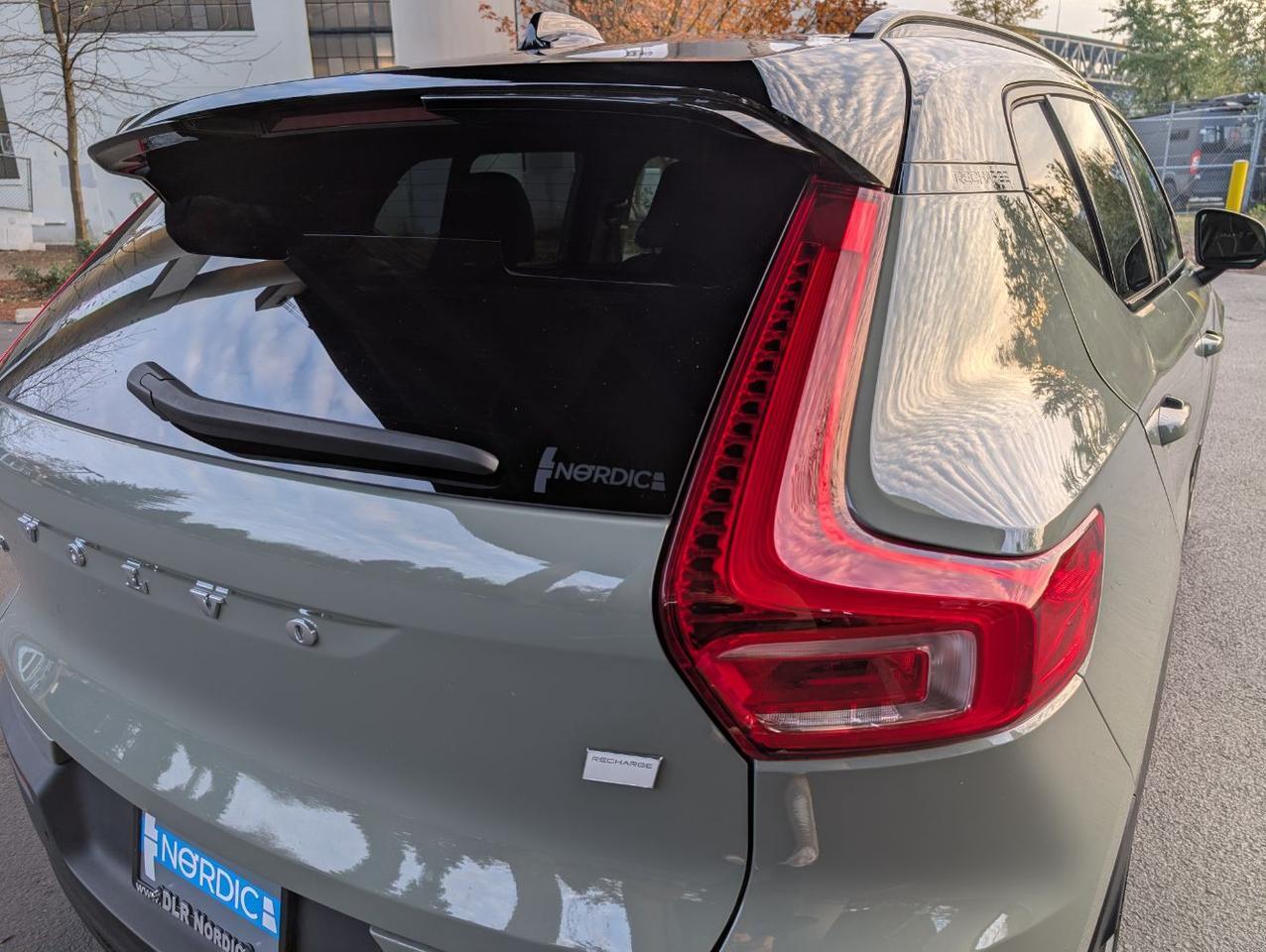 2024 Volvo XC40 Recharge P8 Extended Range PLUS w/High Performance Sound, 360 Cam, Pano Roof, 4 Heated Seats & Wheel Portland OR