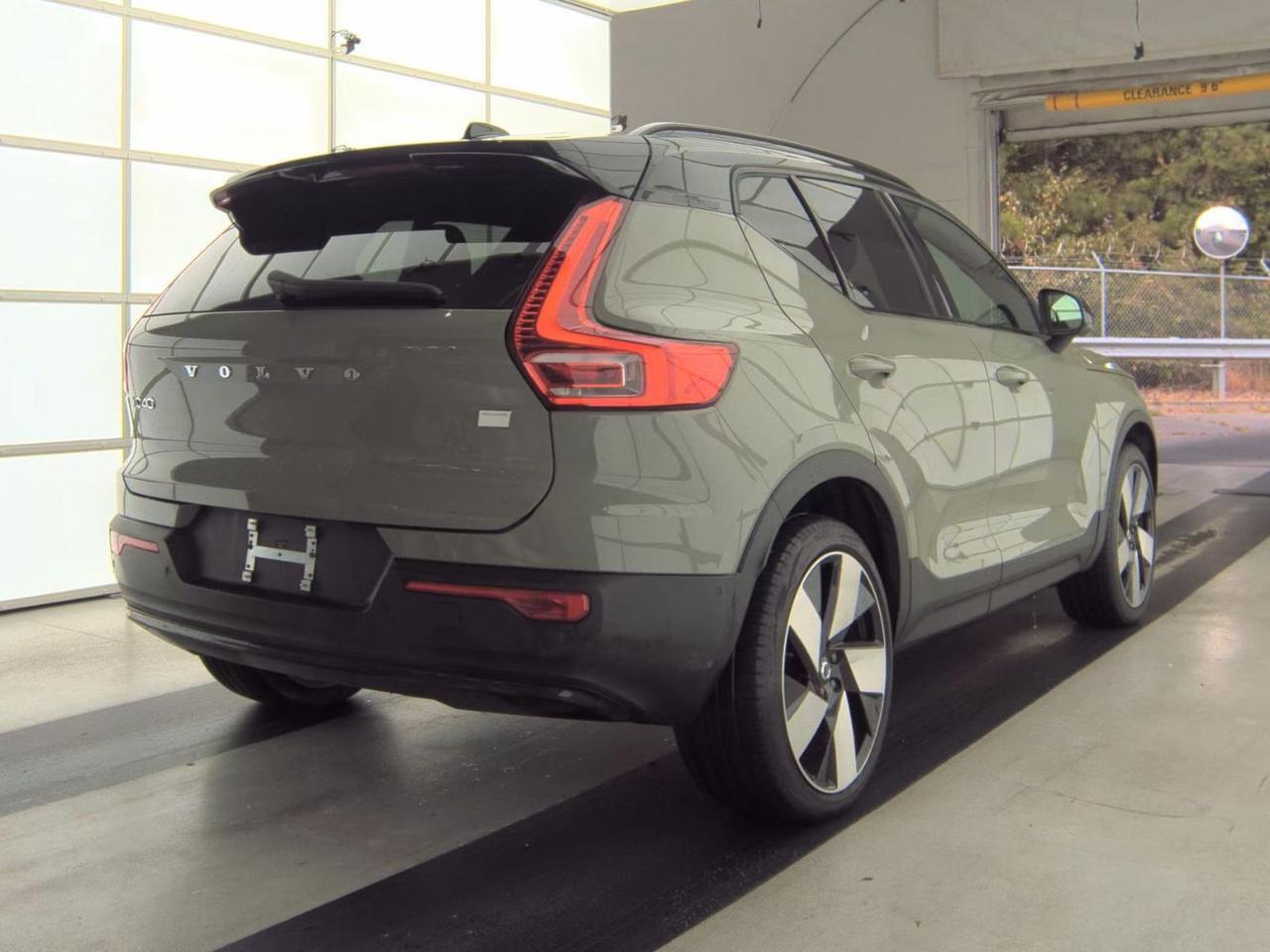 2024 Volvo XC40 Recharge P8 Extended Range PLUS w/High Performance Sound, Climate Pkg * Portland OR