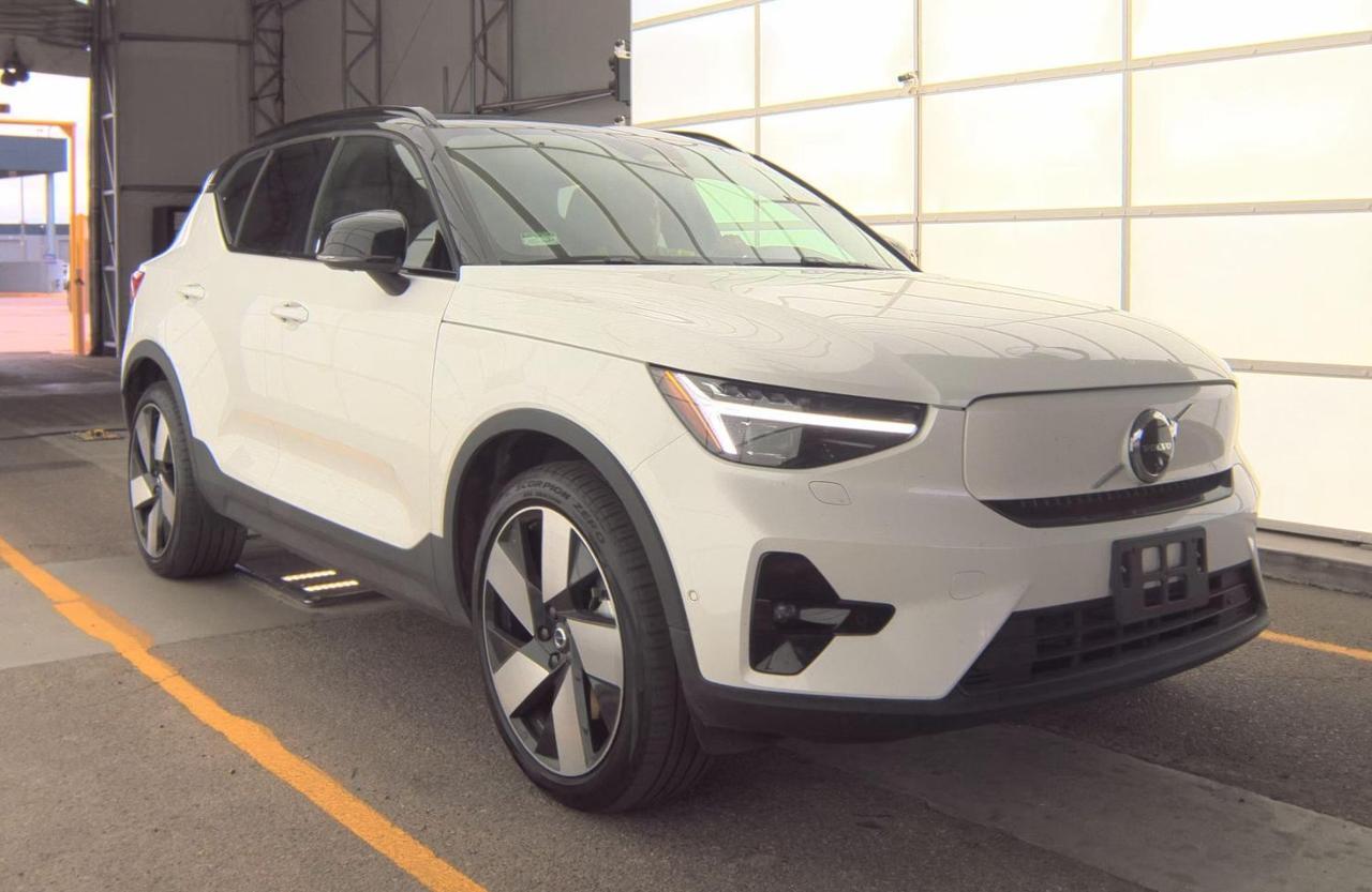 2024 Volvo XC40 Recharge P8 Twin Engine ULTIMATE w/Harman Kardon, Pilot Assist, 360 Cam, 4 Heated Se Portland OR