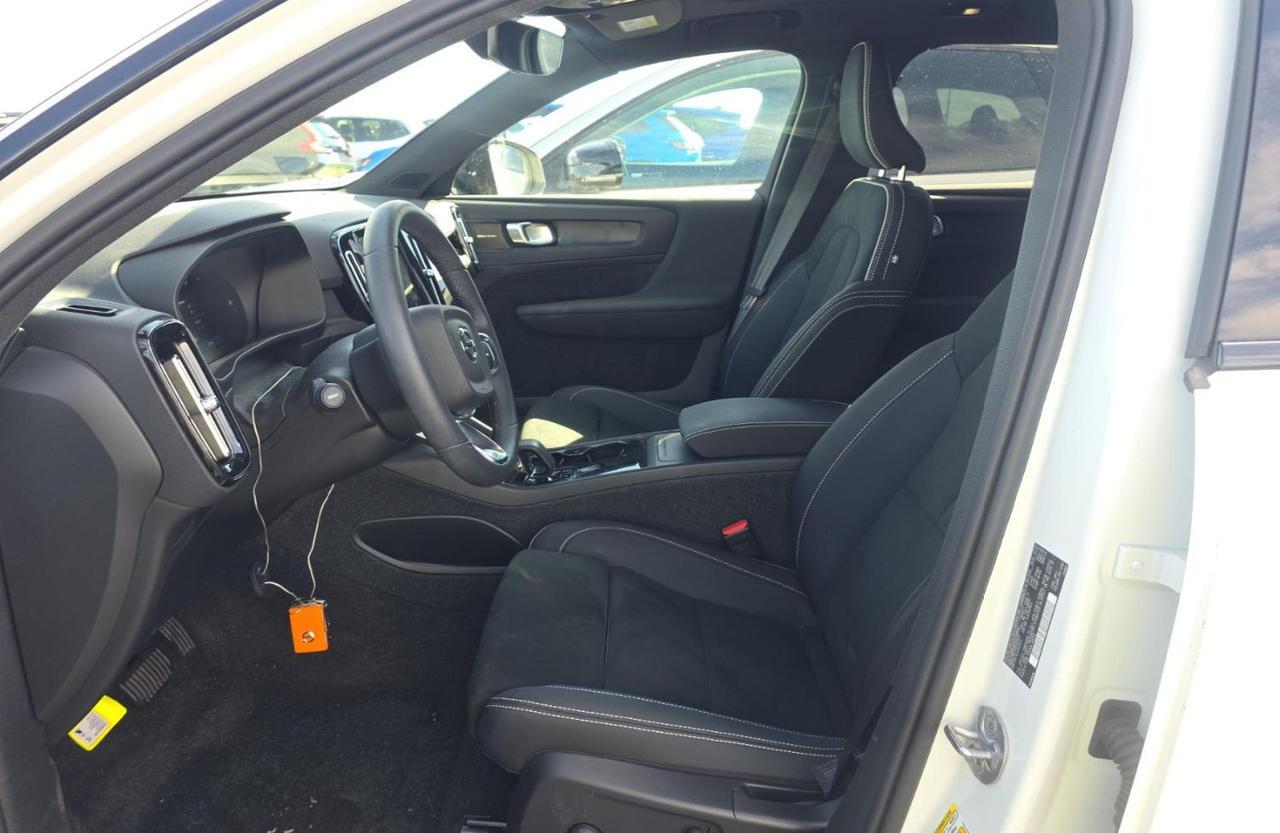 2024 Volvo XC40 Recharge P8 Twin Engine ULTIMATE w/Harman Kardon, Pilot Assist, 360 Cam, 4 Heated Se Portland OR