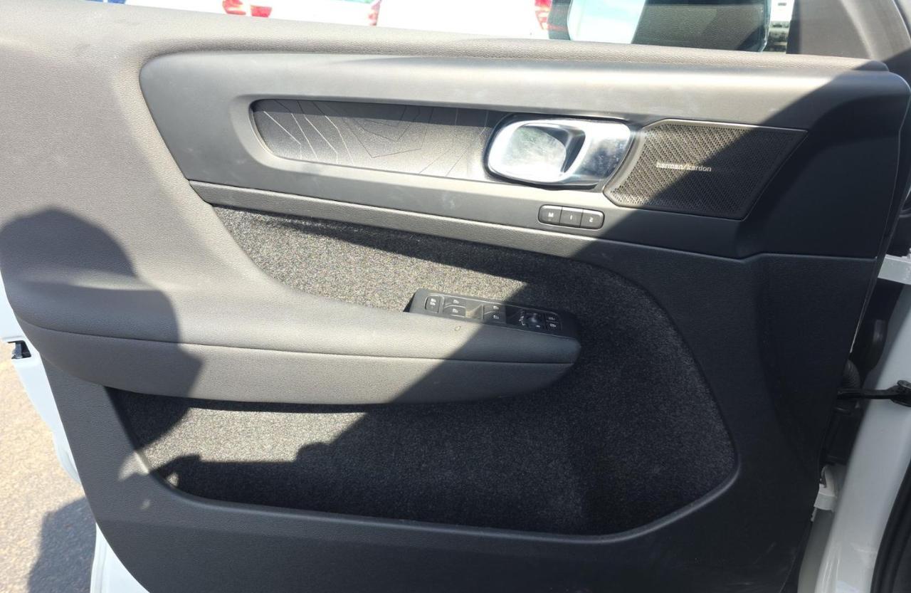 2024 Volvo XC40 Recharge P8 Twin Engine ULTIMATE w/Harman Kardon, Pilot Assist, 360 Cam, 4 Heated Se Portland OR