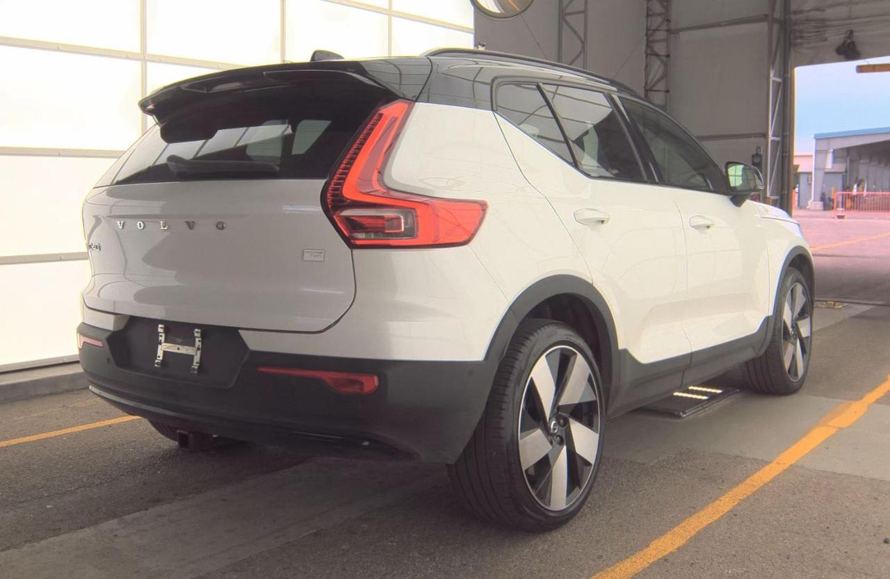 2024 Volvo XC40 Recharge P8 Twin Engine ULTIMATE w/Harman Kardon, Pilot Assist, 360 Cam, 4 Heated Se Portland OR