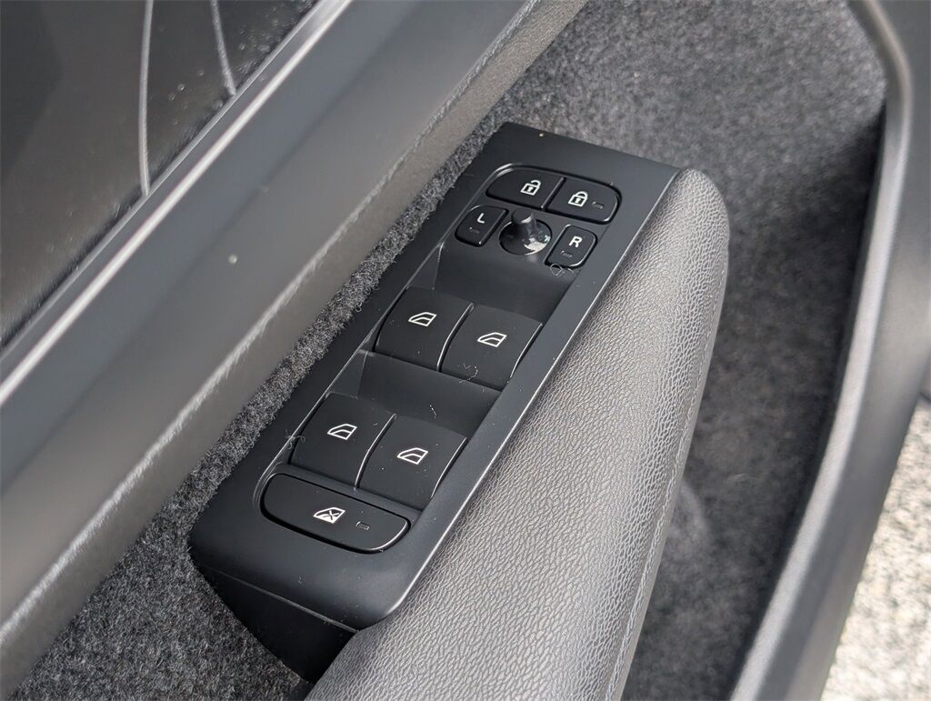 2024 Volvo XC40 Recharge Pure Electric Single Motor Plus Hunt Valley MD