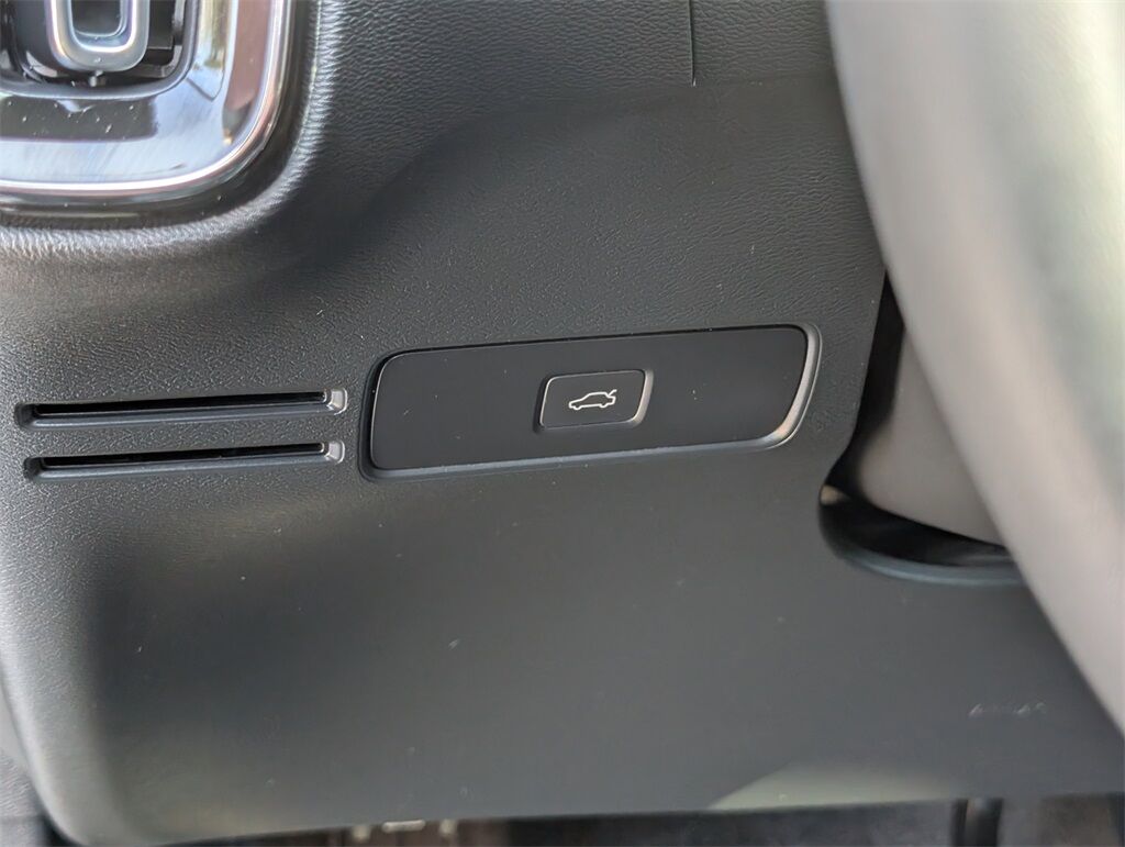 2024 Volvo XC40 Recharge Pure Electric Twin Plus Hunt Valley MD