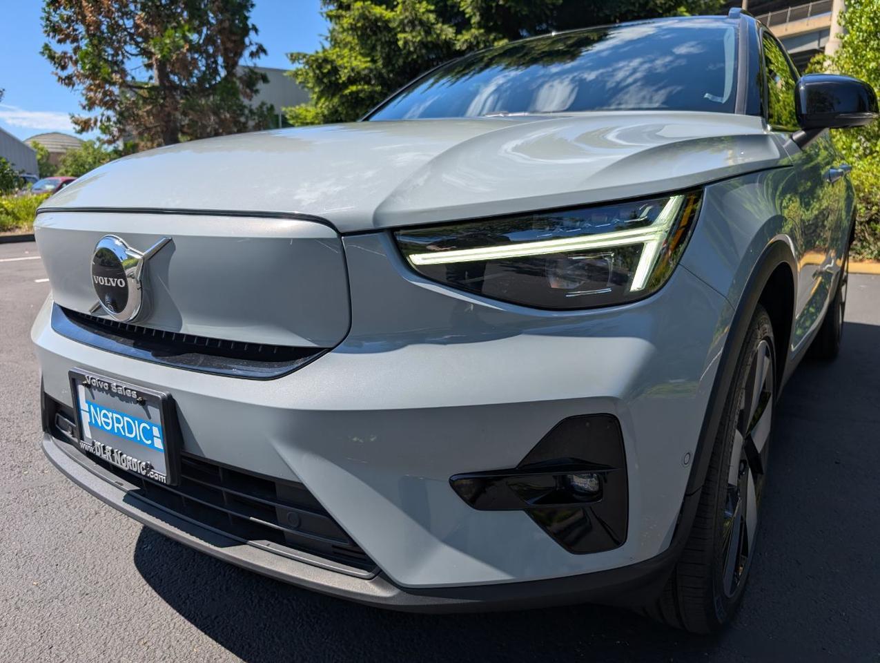 2024 Volvo XC40 Plus - Photo 24