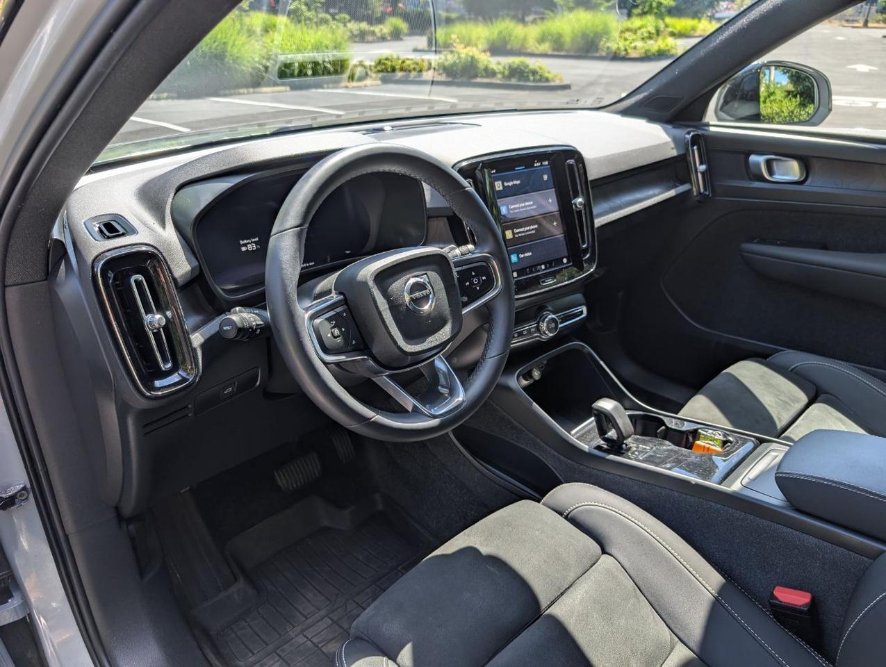 2024 Volvo XC40 Plus - Photo 9