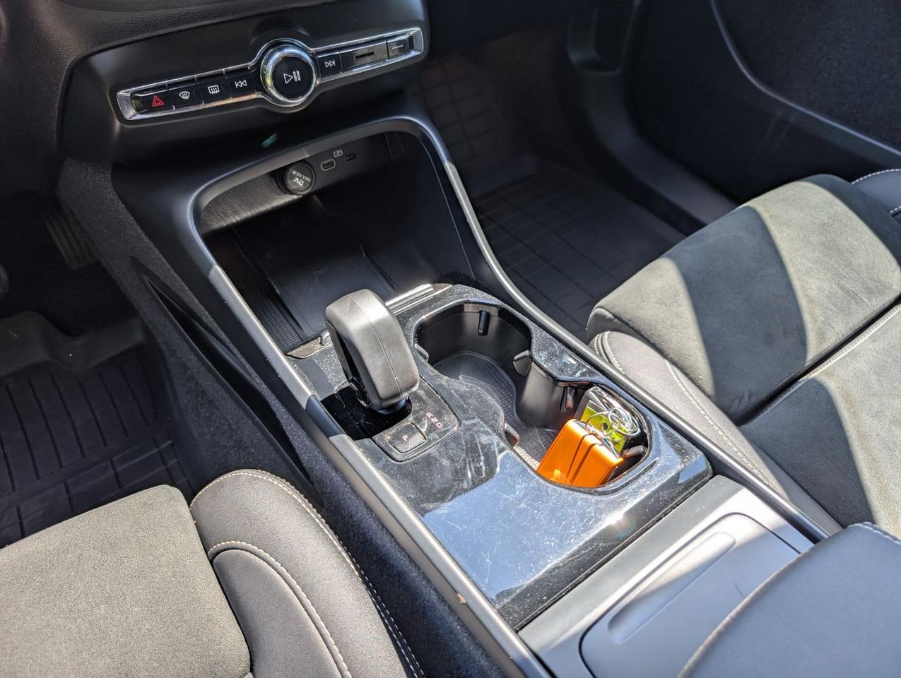 2024 Volvo XC40 Plus - Photo 22