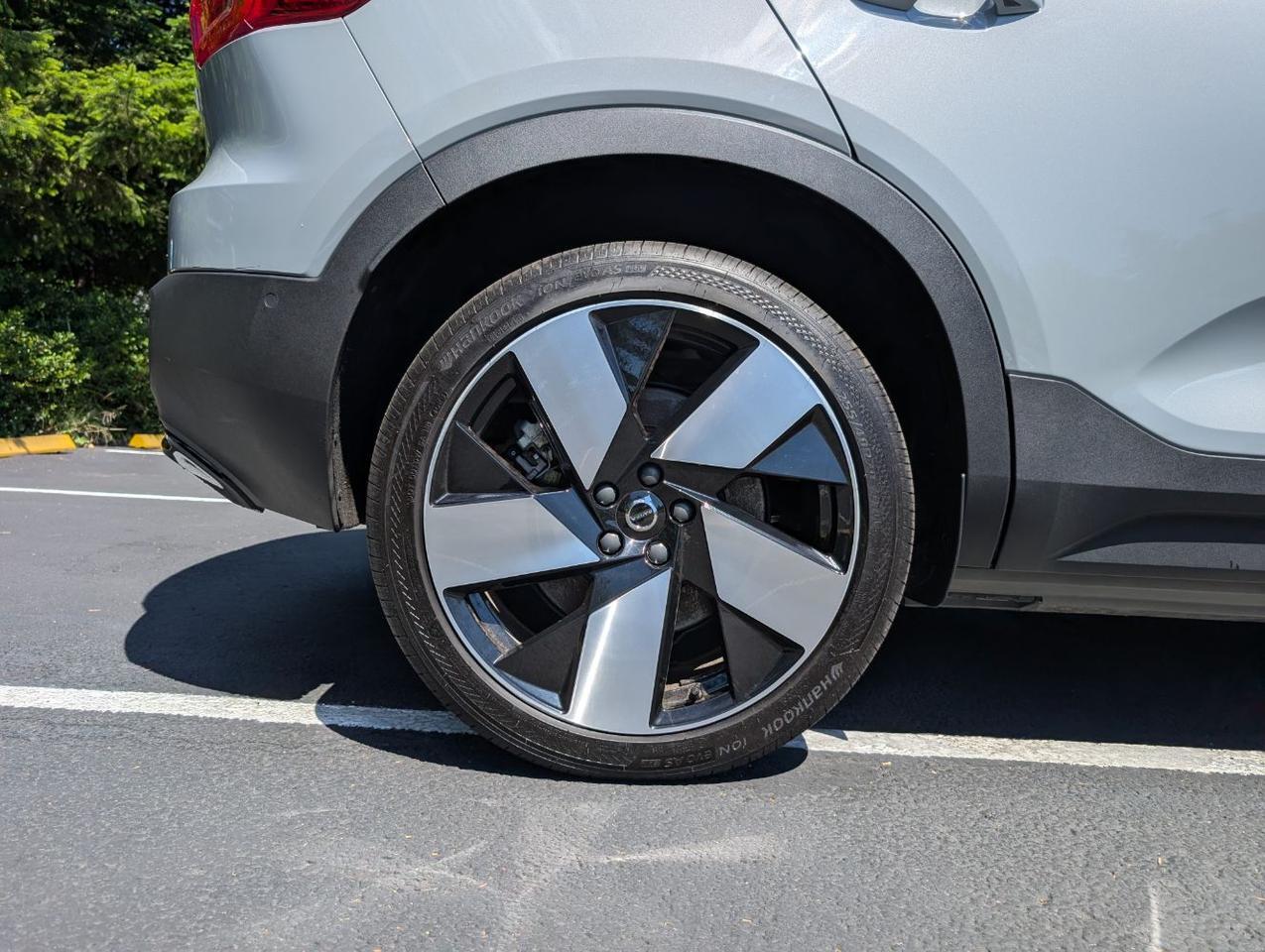 2024 Volvo XC40 Plus - Photo 26