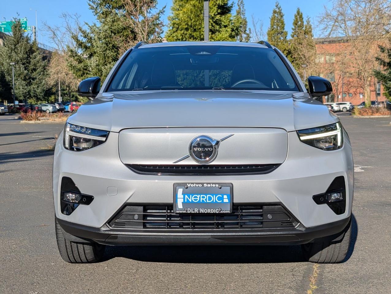 2024 Volvo XC40 Recharge Twin Motor PLUS w/High Performance Sound, 360 Cam, Pano, Heat Pump, 4 Heated Seats & Wheel Portland OR