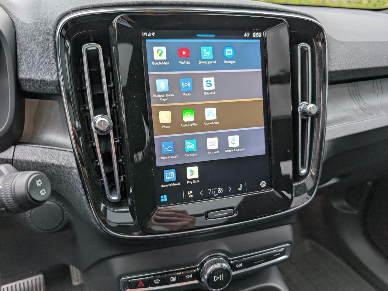 2024 Volvo XC40 Recharge Twin Motor ULTIMATE w/Harman Kardon, Pilot Assist, 360 Cam, Pano, 4 Heated Seats & Wheel Portland OR