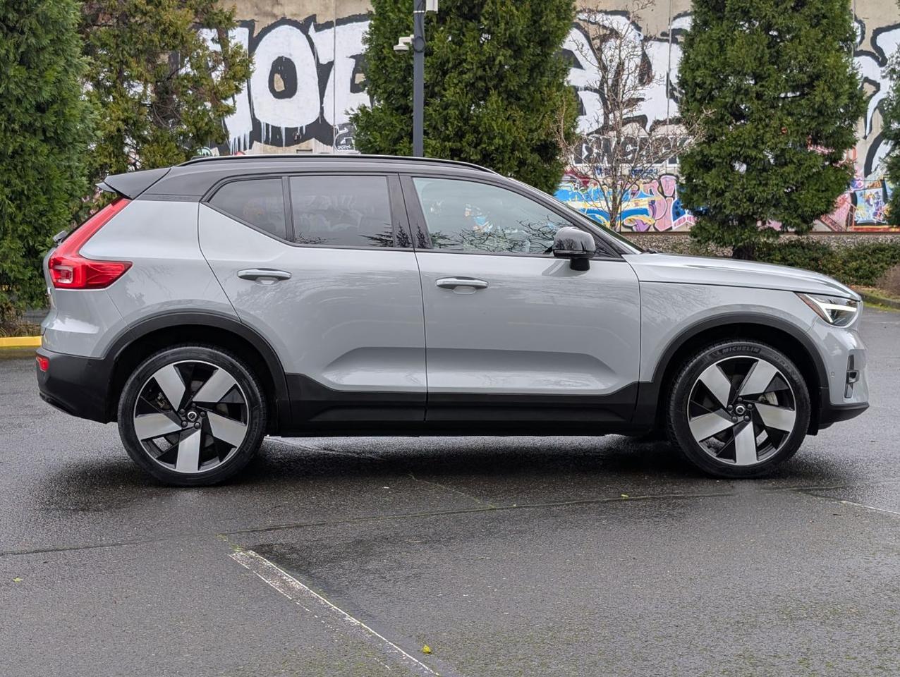 2024 Volvo XC40 Recharge Twin Motor ULTIMATE w/Harman Kardon, Pilot Assist, 360 Cam, Pano, 4 Heated Seats & Wheel Portland OR