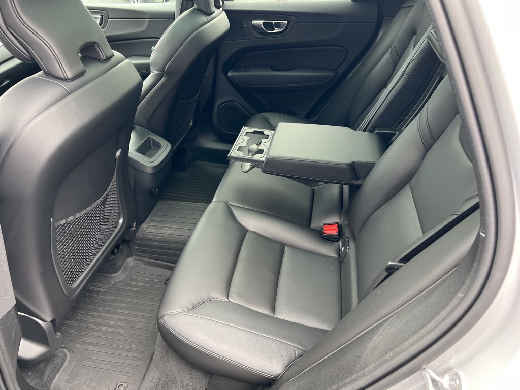 2024 Volvo XC60 B5 Core Mount Joy PA