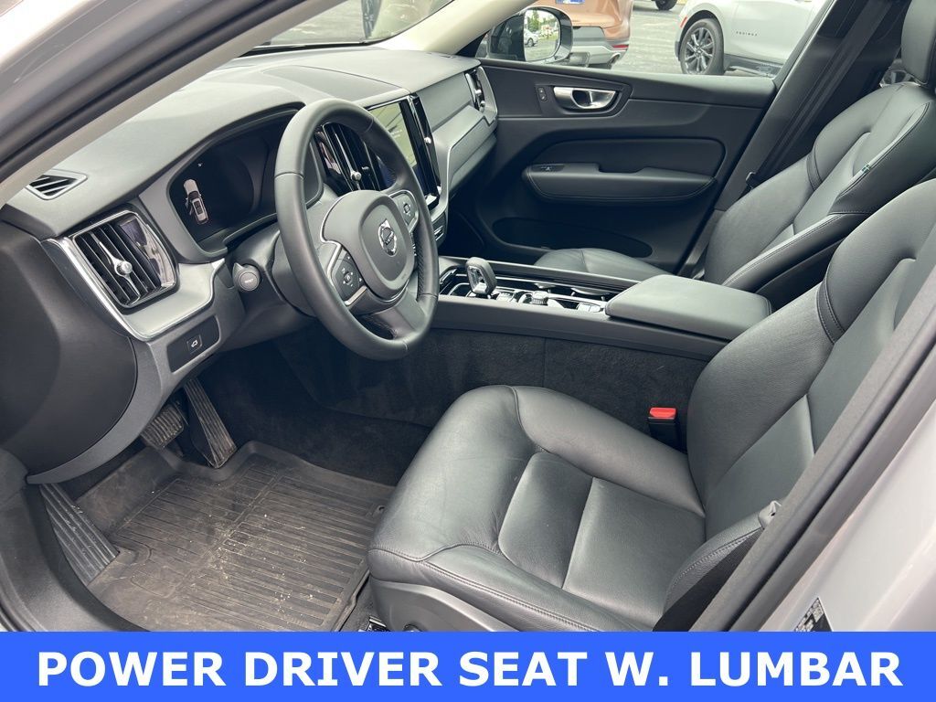 2024 Volvo XC60 B5 Core Mount Joy PA