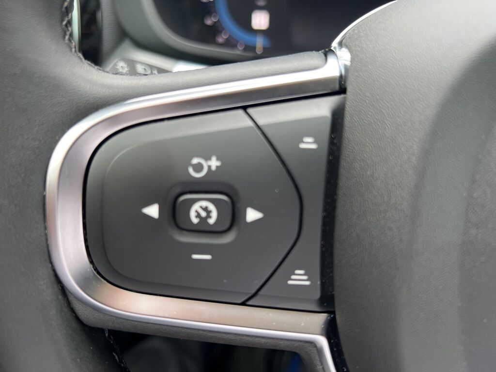 2024 Volvo XC60 B5 Core Mount Joy PA