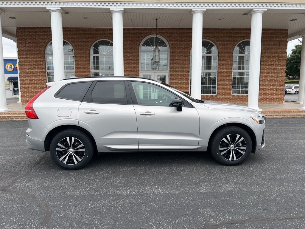 2024 Volvo XC60 B5 Core Mount Joy PA