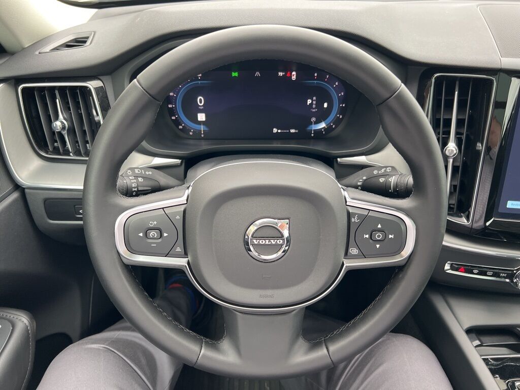 2024 Volvo XC60 B5 Core Mount Joy PA