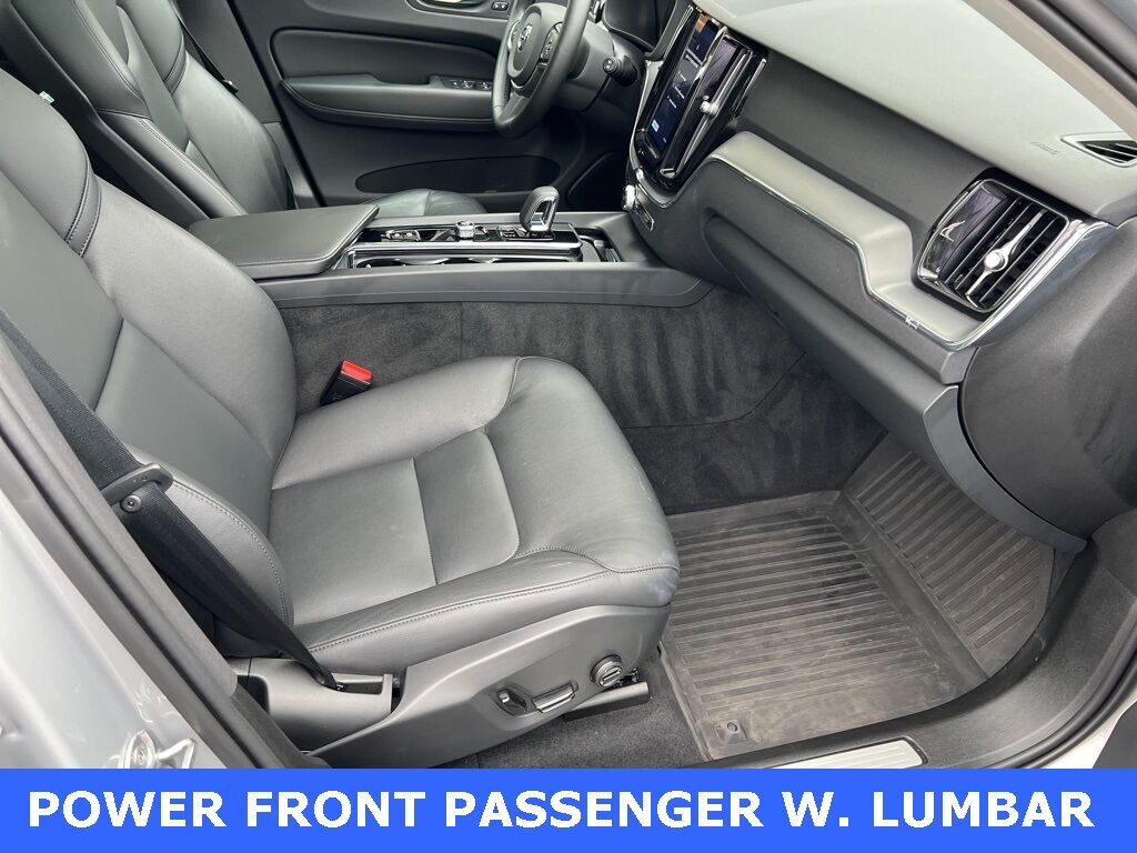 2024 Volvo XC60 B5 Core Mount Joy PA