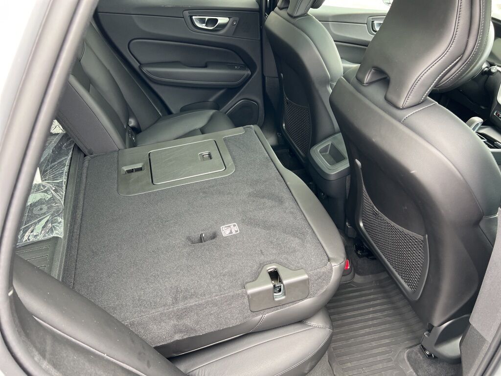 2024 Volvo XC60 B5 Core Mount Joy PA