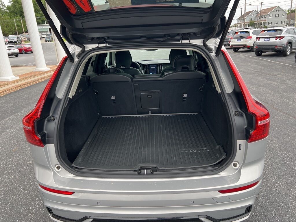 2024 Volvo XC60 B5 Core Mount Joy PA