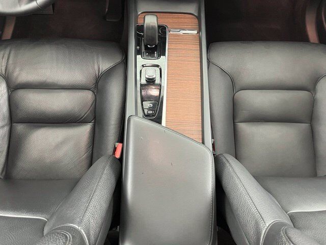 2024 Volvo XC60 B5 Plus Dark Theme Carrollton TX
