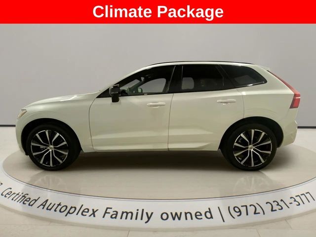 2024 Volvo XC60 B5 Plus Dark Theme