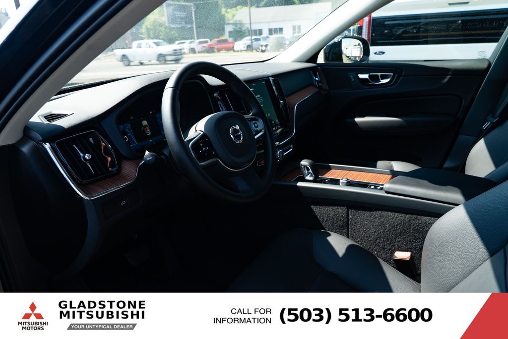 2024 Volvo XC60 B5 Plus Dark Theme Milwaukie OR