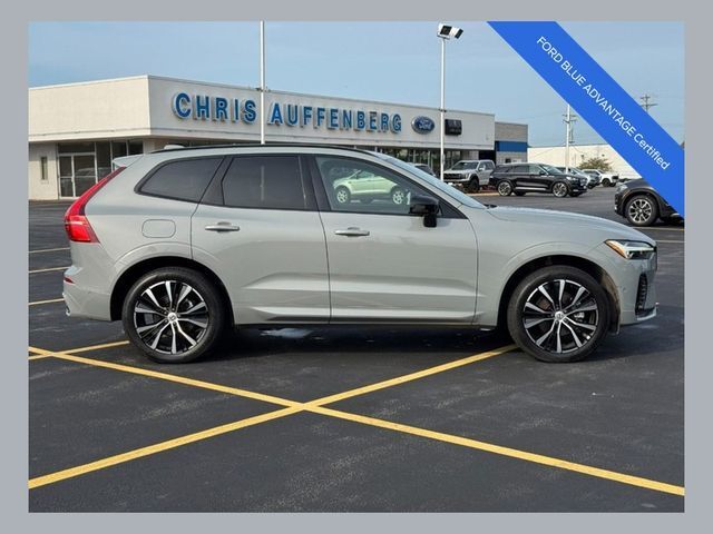 2024 Volvo XC60 B5 Plus Dark Theme