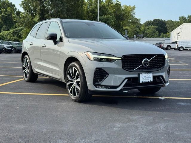 2024 Volvo XC60 B5 Plus Dark Theme