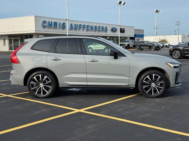 2024 Volvo XC60 B5 Plus Dark Theme