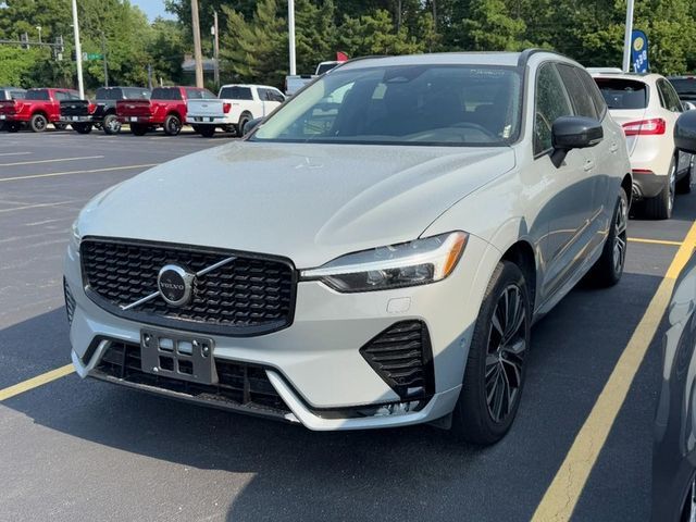 2024 Volvo XC60 B5 Plus Dark Theme