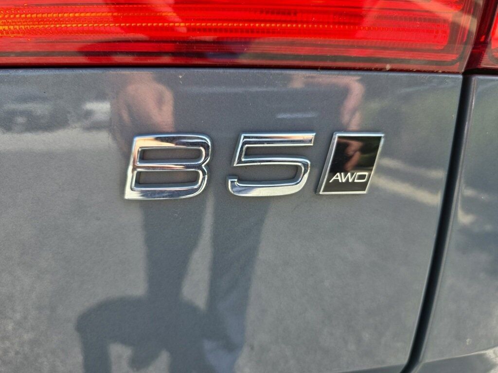 2024 Volvo XC60 B5 Plus Dark Theme Hunt Valley MD