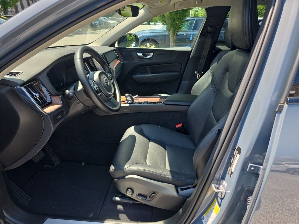 2024 Volvo XC60 B5 Plus Dark Theme Hunt Valley MD