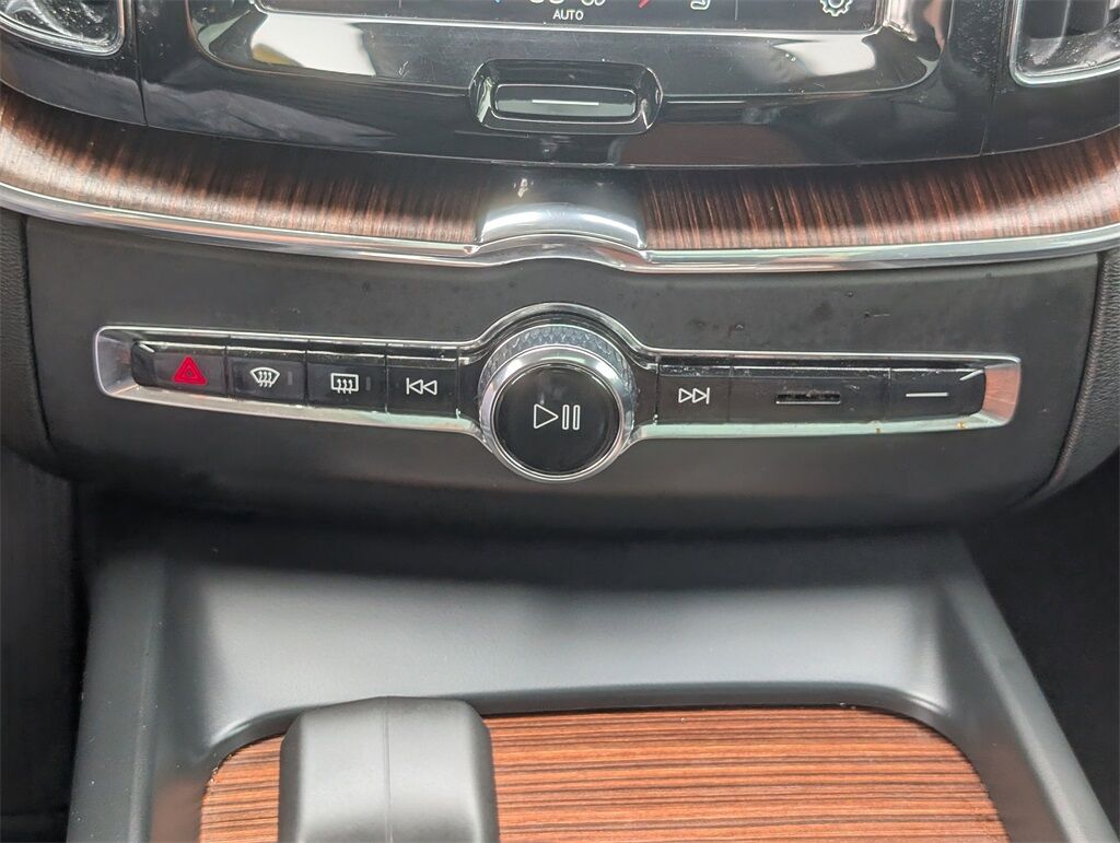 2024 Volvo XC60 B5 Plus Dark Theme Hunt Valley MD