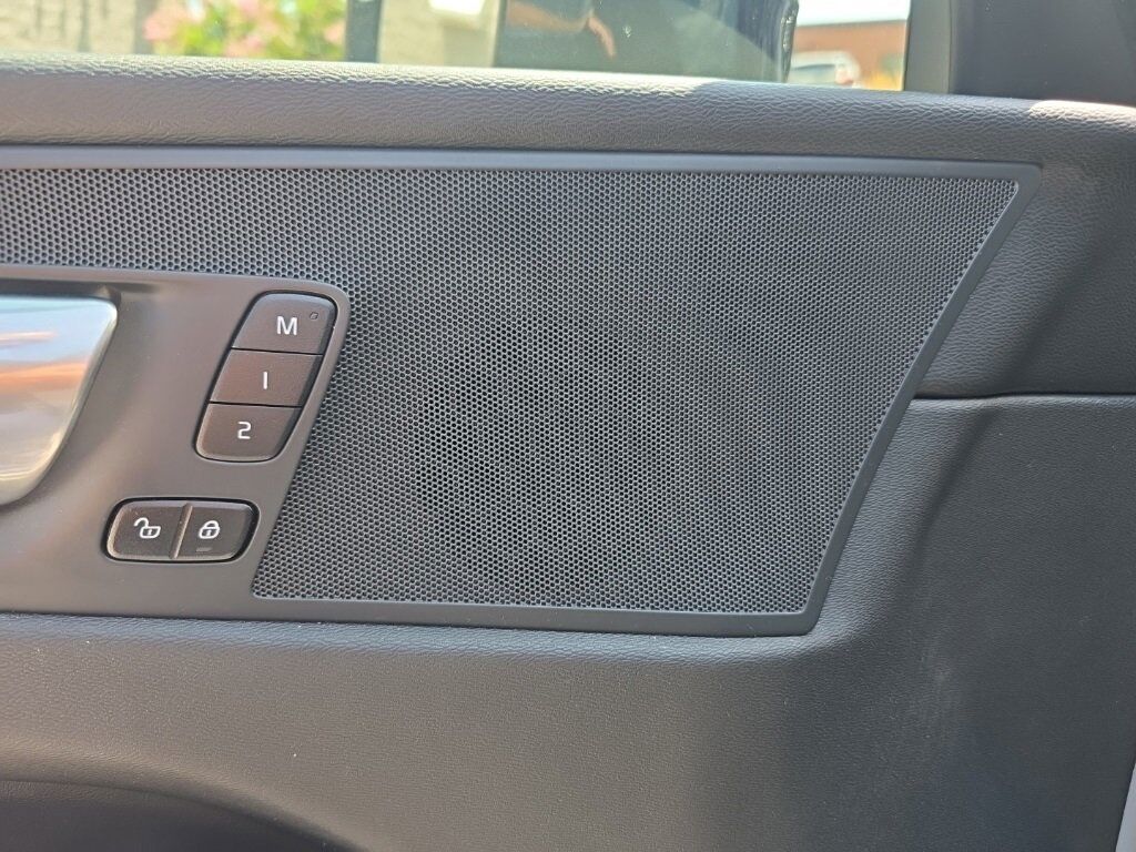 2024 Volvo XC60 B5 Plus Dark Theme Hunt Valley MD