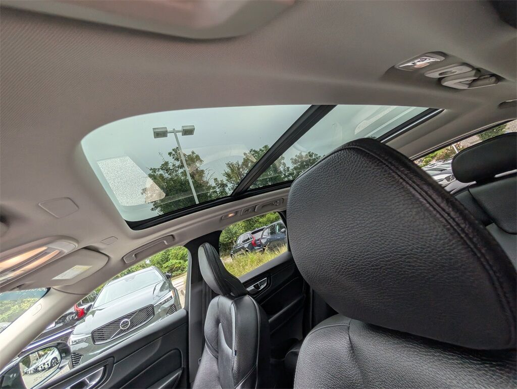 2024 Volvo XC60 B5 Plus Dark Theme Hunt Valley MD