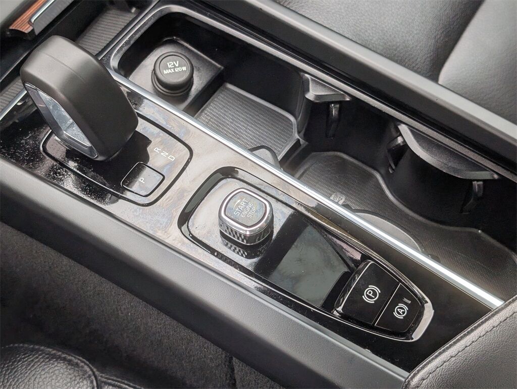 2024 Volvo XC60 B5 Plus Dark Theme Hunt Valley MD