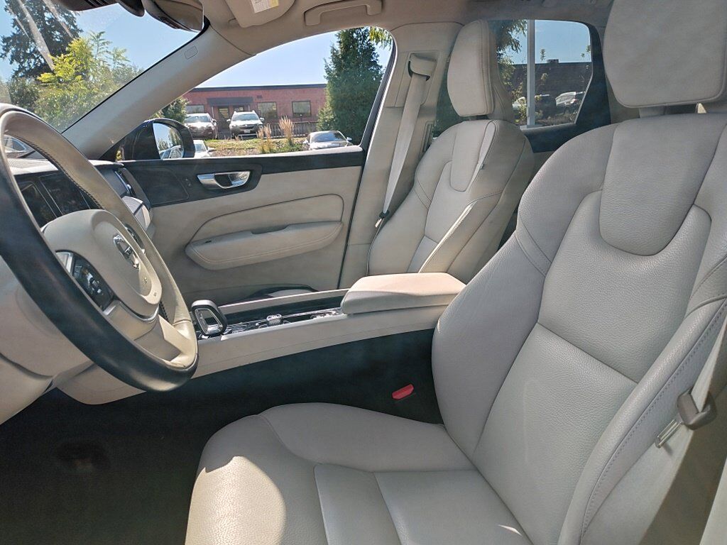 2024 Volvo XC60 B5 Plus Dark Theme Hunt Valley MD