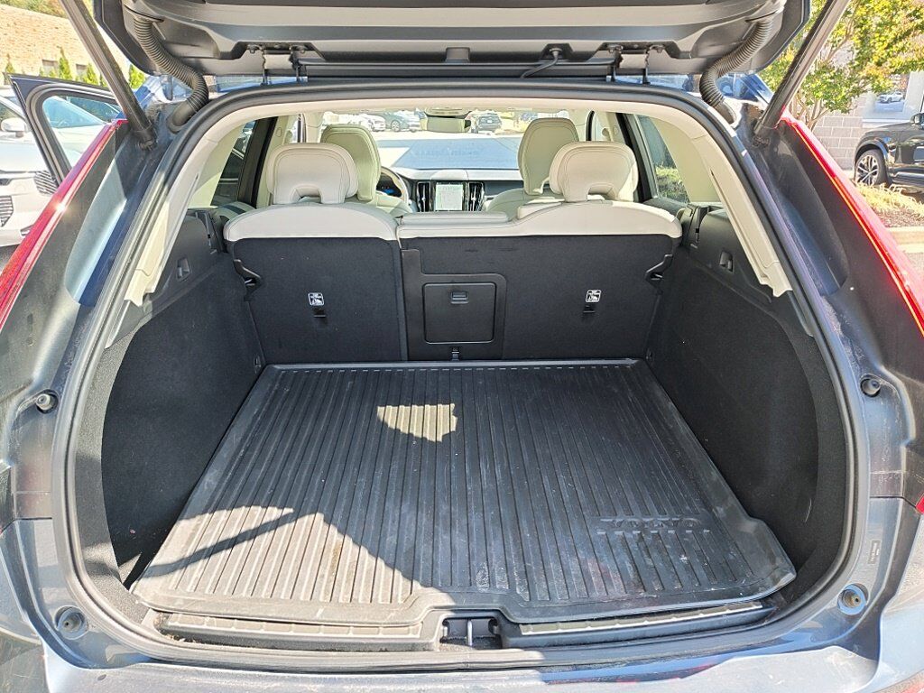 2024 Volvo XC60 B5 Plus Dark Theme Hunt Valley MD