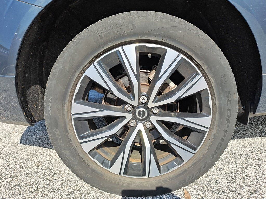 2024 Volvo XC60 B5 Plus Dark Theme Hunt Valley MD
