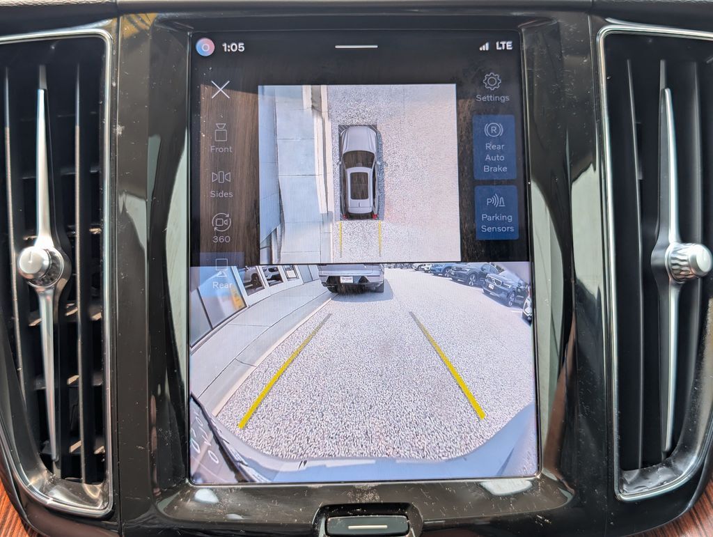 2024 Volvo XC60 B5 Plus Dark Theme Hunt Valley MD