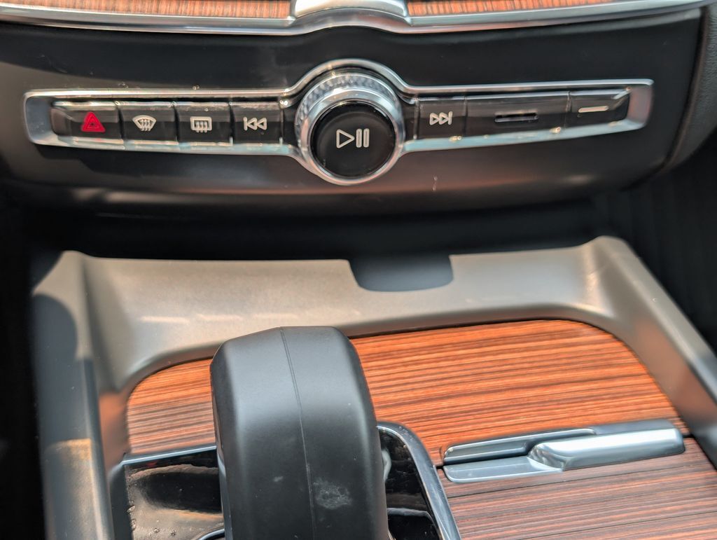 2024 Volvo XC60 B5 Plus Dark Theme Hunt Valley MD