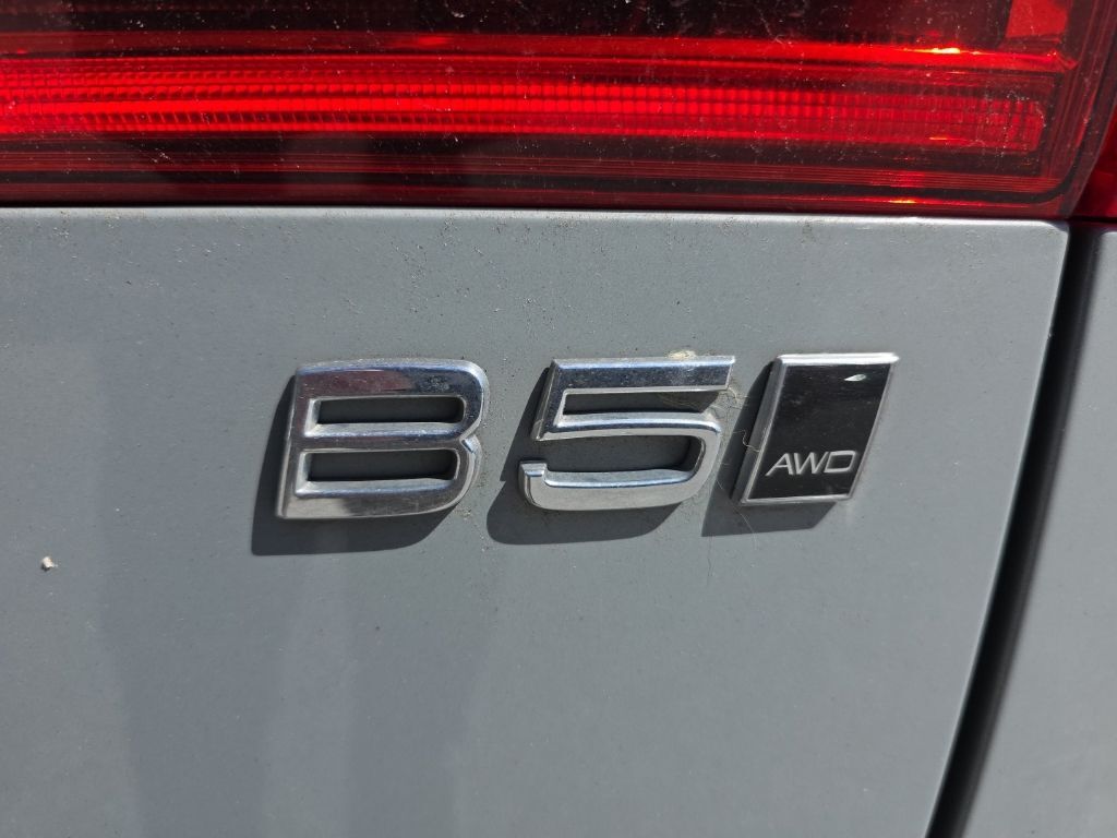 2024 Volvo XC60 B5 Plus Dark Theme Hunt Valley MD
