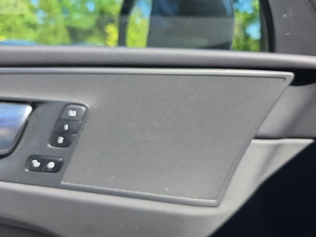 2024 Volvo XC60 B5 Plus Dark Theme Hunt Valley MD