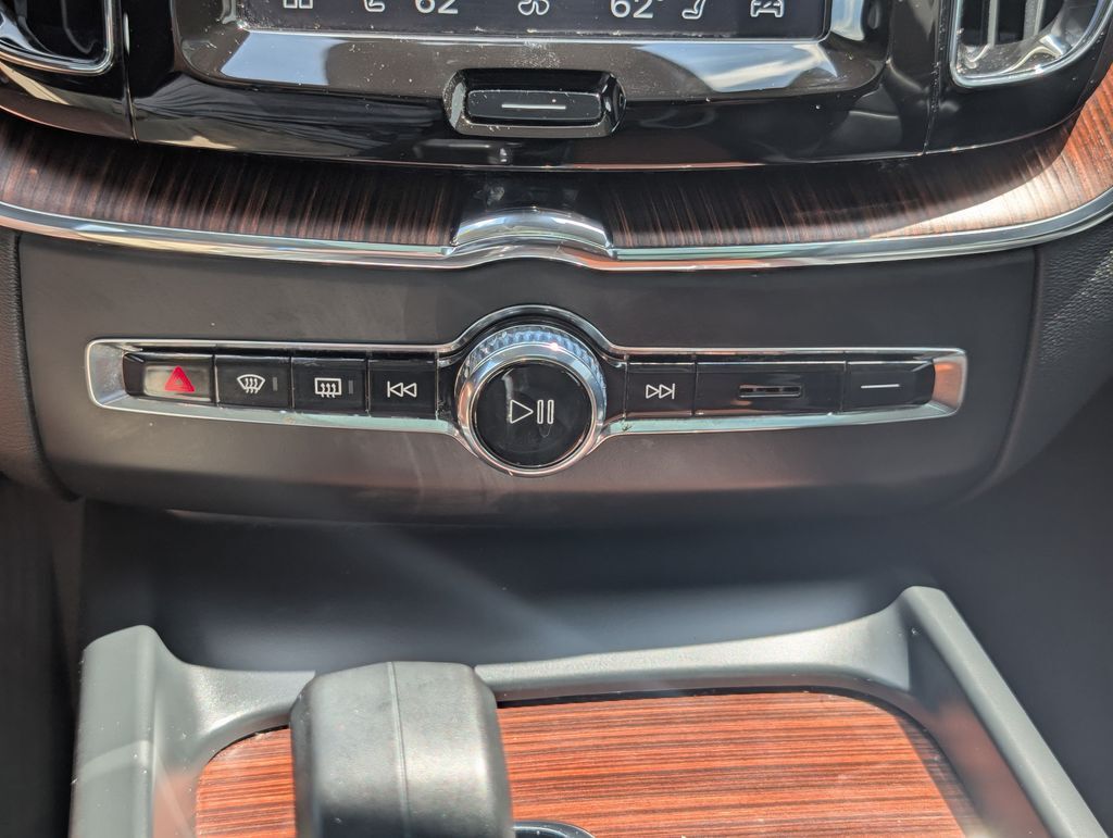 2024 Volvo XC60 B5 Plus Dark Theme Hunt Valley MD