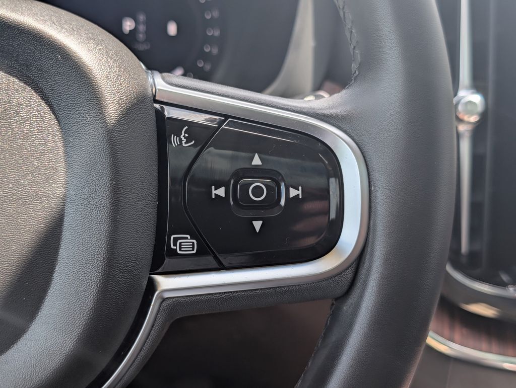 2024 Volvo XC60 B5 Plus Dark Theme Hunt Valley MD